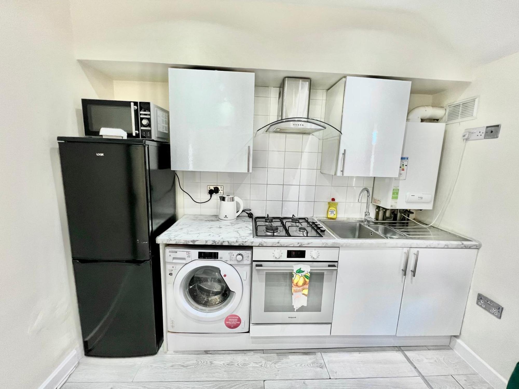 דירות Carshalton Cosy Private Flat In London, Free Parking On Premise מראה חיצוני תמונה
